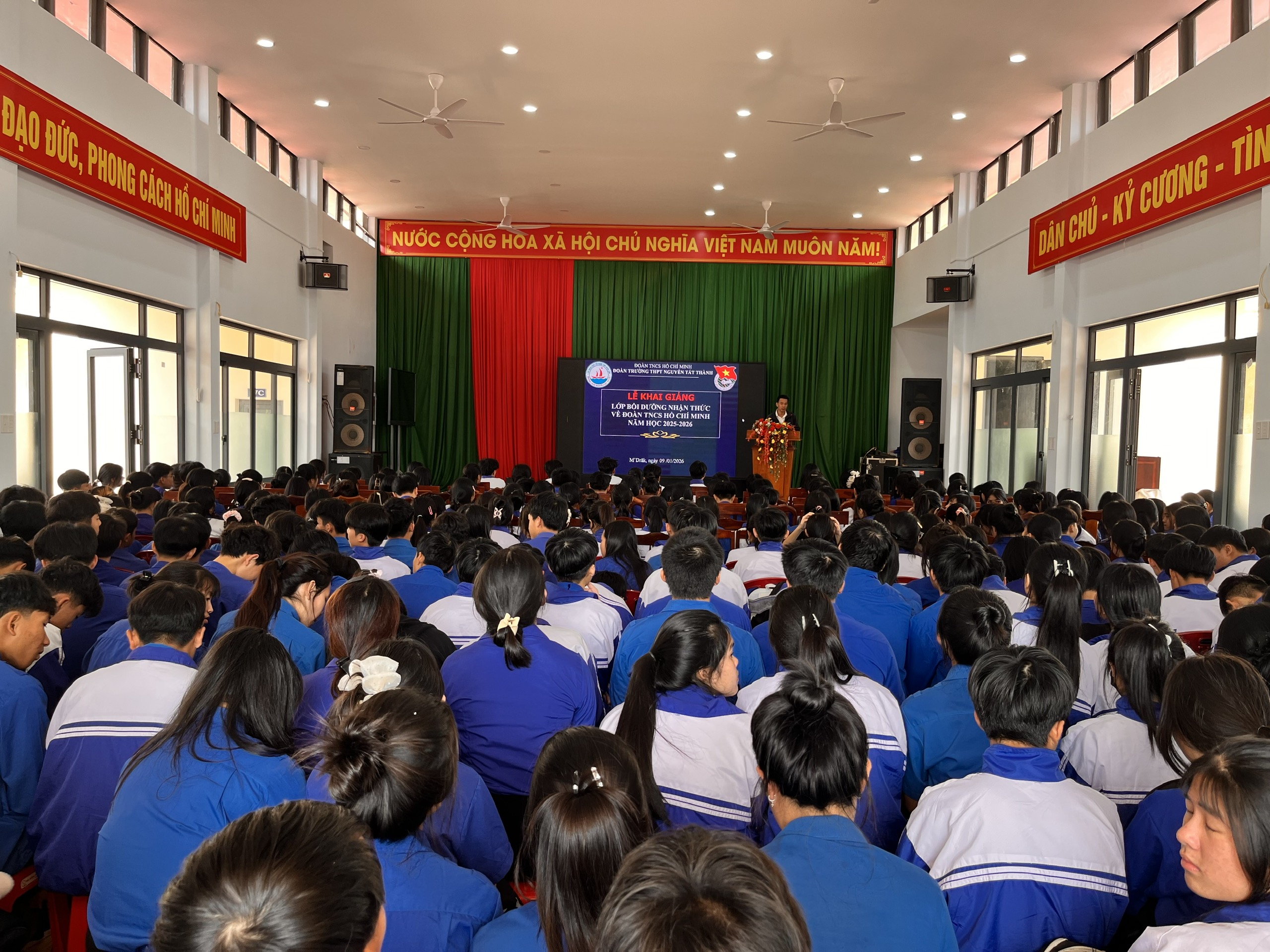 z7421723513897_c9f7b182fb7b732b23afc0bb8295c8f5