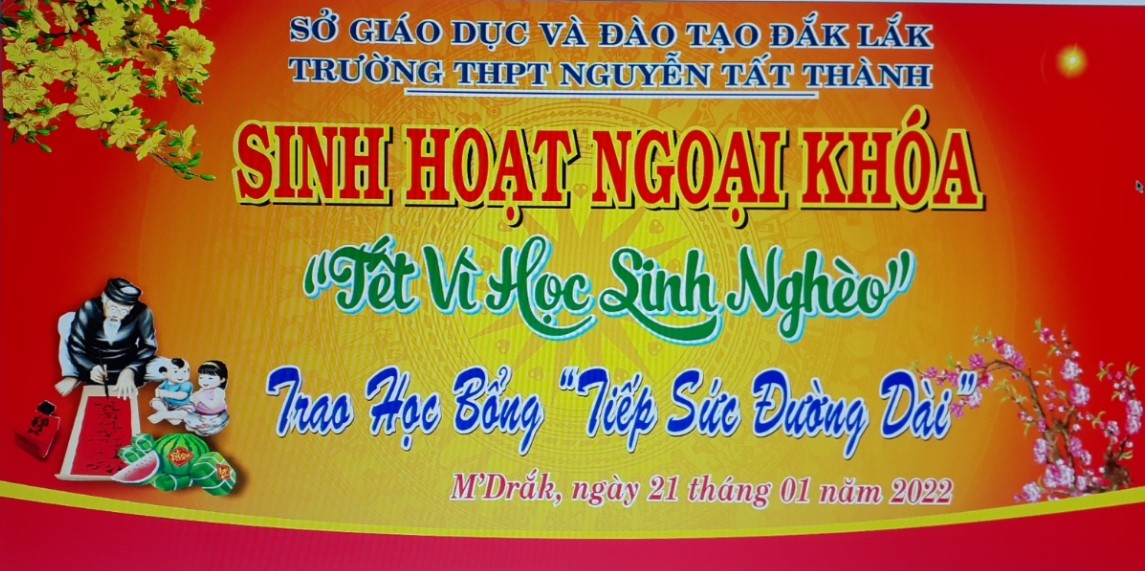 ẤM ÁP NHỮNG MÓN QUÀ DÀNH TẶNG HỌC SINH NGHÈO NHÂN DỊP TẾT NGUYÊN ĐÁN NHÂM DẦN 2022 TẠI TRƯỜNG THPT NGUYỄN TẤT THÀNH -M'DRĂK